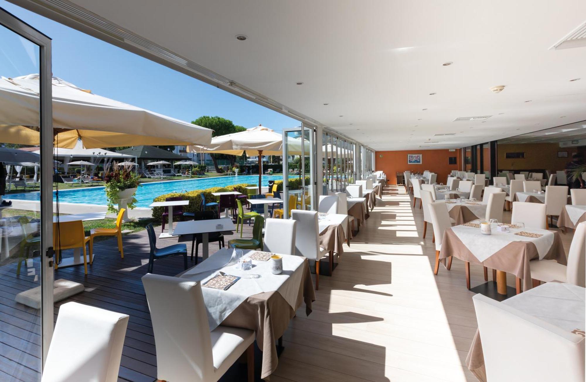 Hotel Falcone Lignano Sabbiadoro Exterior foto